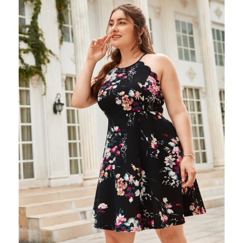 Plus Size Scallop Trim Floral Dress - Picture 5 of 5